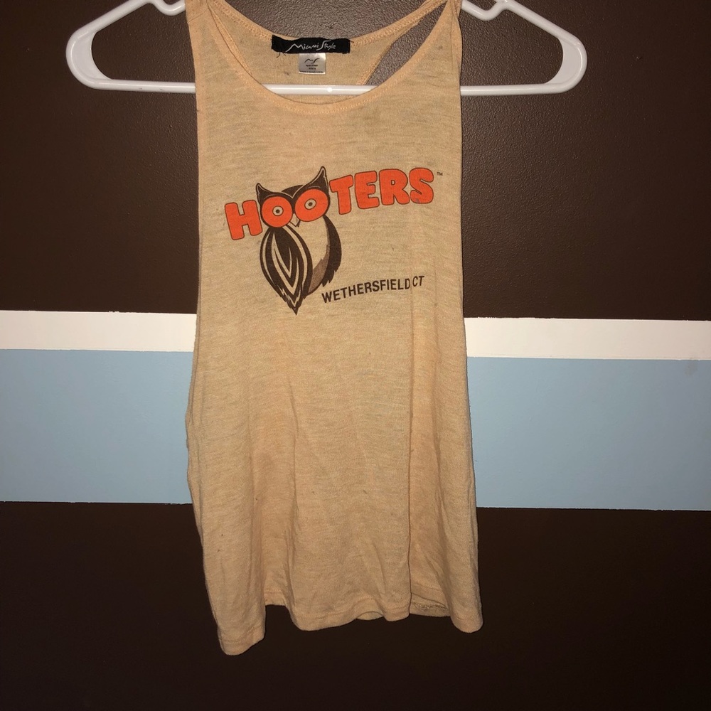 Hooters cut off tank